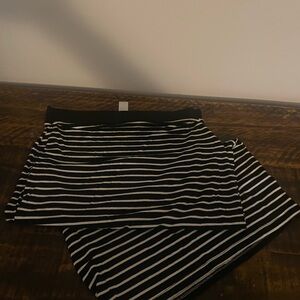 Old Navy Black and White Striped Pencil Skirt